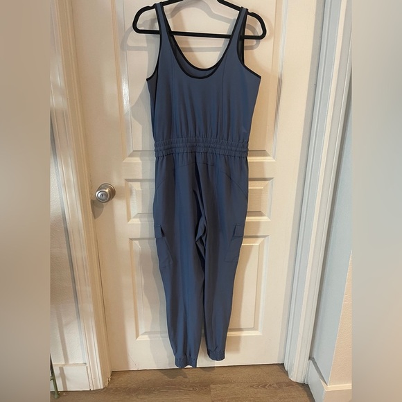 Athleta Featherweight Stretch Cargo Jumpsuit – NWOT, Small, Blue, Sold Out - Picture 3 of 6